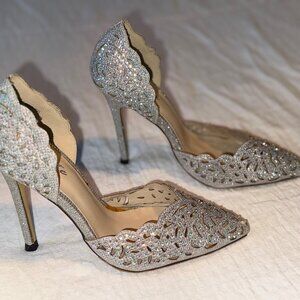 Celeste Nicholas-21 Cut Out Pointed Toe Pumps in Silver Glitter | Size 6.5 | New